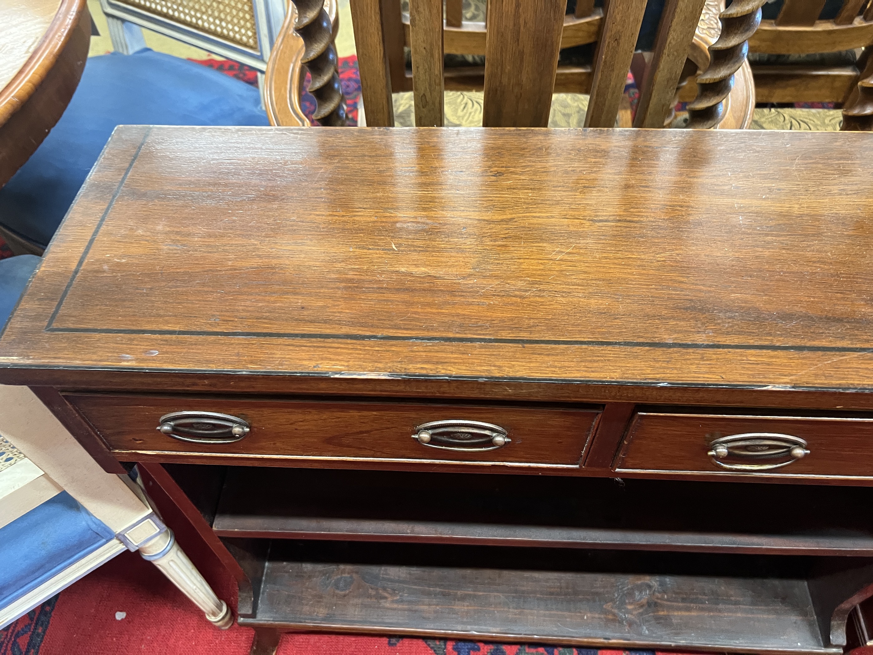 A pair of reproduction George III style mahogany open bookcases, width 80cm, depth 25cm, height 76cm